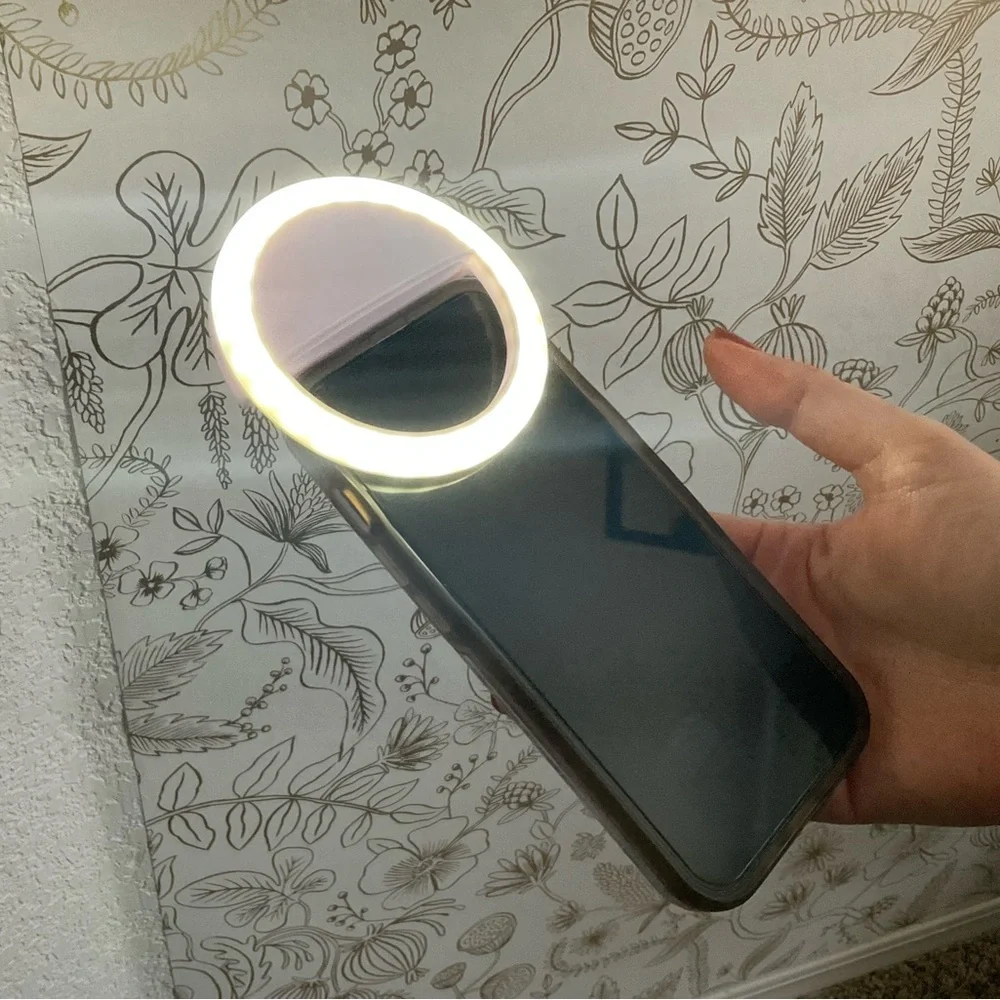 High-Quality LED Selfie Ring Light - Battery Rechargeable- NIB